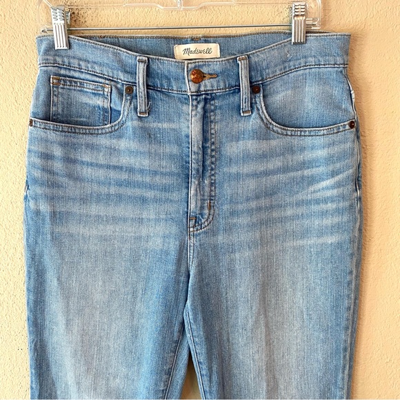 Madewell Classic Straight Jeans in Nearwood Wash - Picture 4 of 9